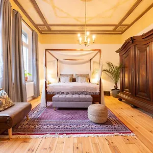 https://zentral-in-coburg-exklusive-stadtwohnung-ideal-fur-gruppen.com-bavaria.com